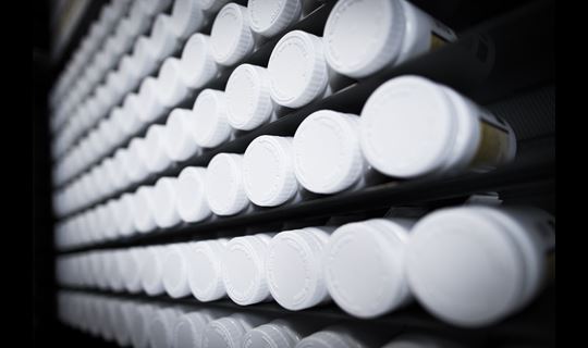 Dist_Drug_A-Frame_Bottles_016
